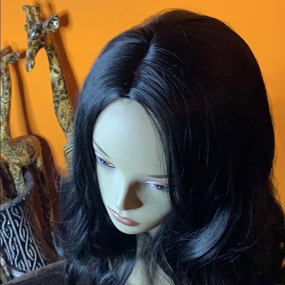 Wig - Picture 2 of 4